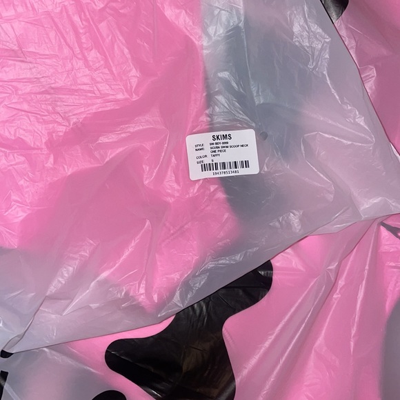 🔥NWT SKIMS Sport Swim Scoop Neck One Piece - Picture 12 of 14